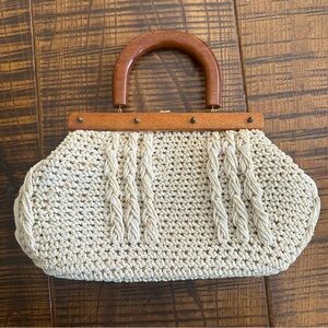 Vintage raffia macrame purse with wooden handle